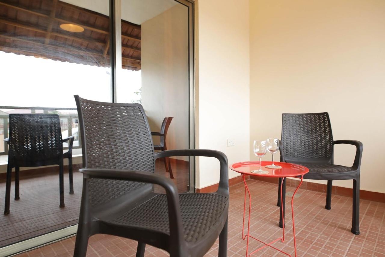 La Casa Baatsona Apts Sakumono Exteriör bild